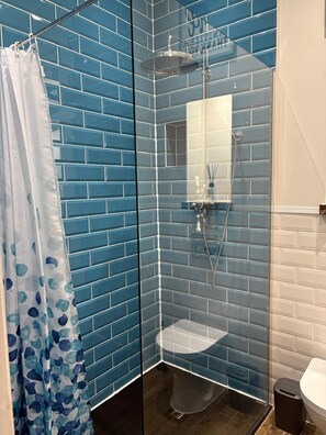 Bathroom - Regal Rooms (Edinburgh)