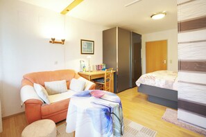 Internet, bed sheets - Apartment - 44m2 - with DreiWeltenCard free entry to the thermal spa, quiet & central (Bad Dürrheim)
