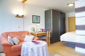 Internet, bed sheets - Apartment - 44m2 - with DreiWeltenCard free entry to the thermal spa, quiet & central (Bad Dürrheim)