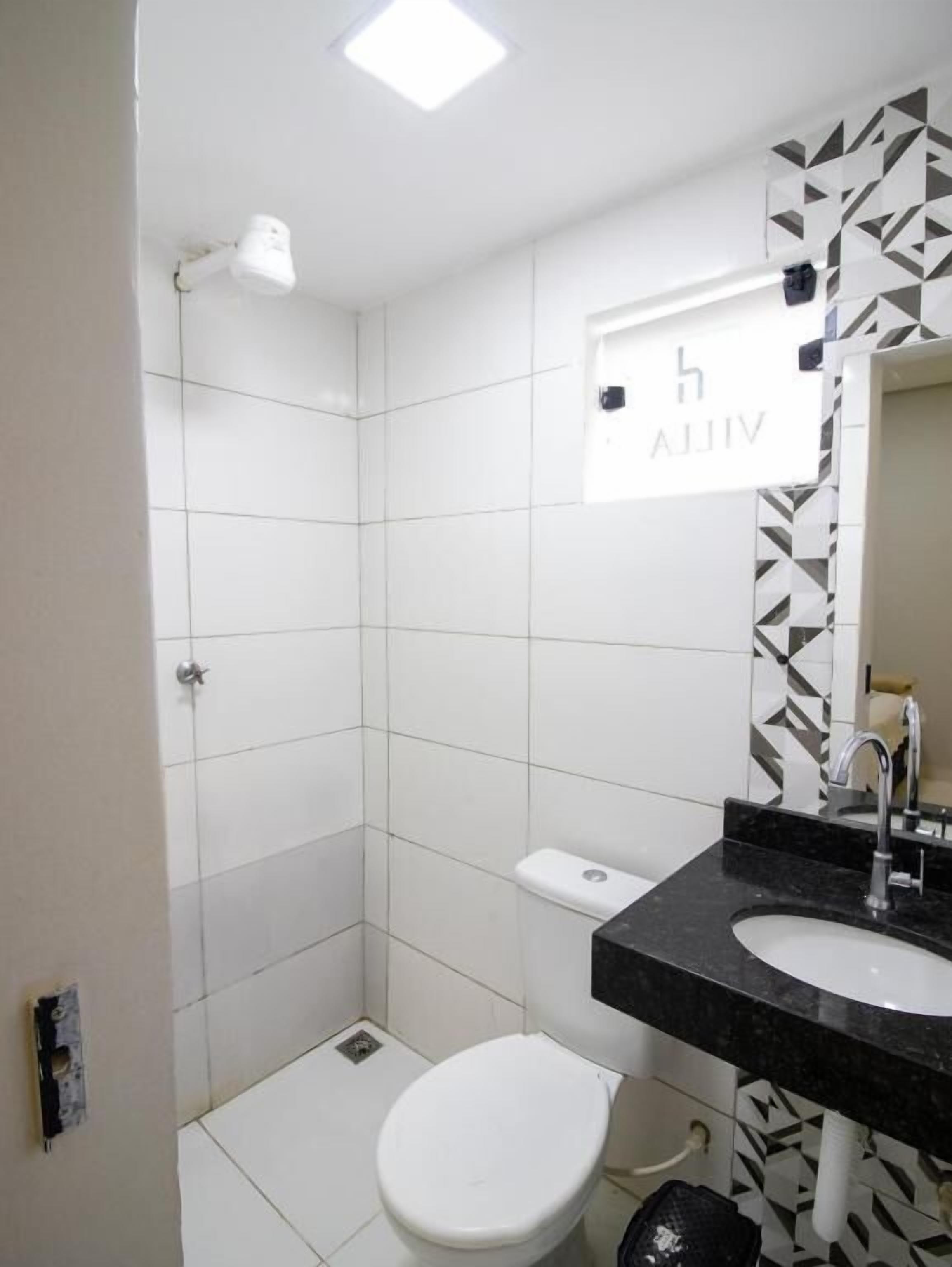 Dusche, Handtücher, Seife, Toilettenpapier