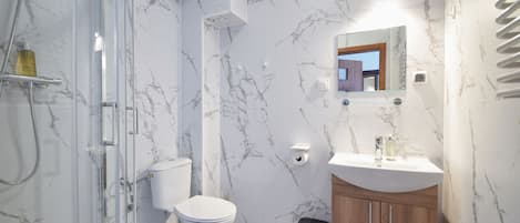 Habitación, balcón | Baño