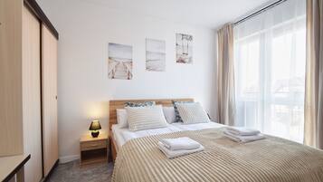 Room, Balcony