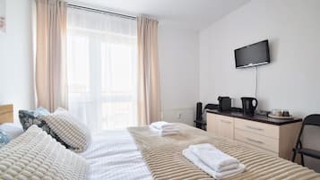 Room, Balcony