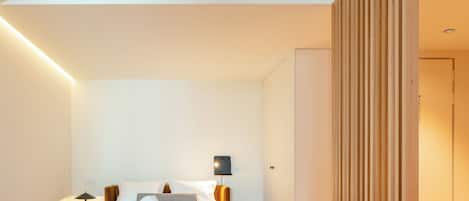 Quarto casal conforto (Double Confort c/ Acesso por Escadas) | Frigobar, cofres nos quartos, cortinas blackout