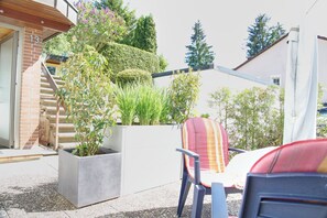 Terrace/patio - Vacation apartment 67m2 with DreiWeltenCard - quiet & central in the Black Forest (Bad Dürrheim)