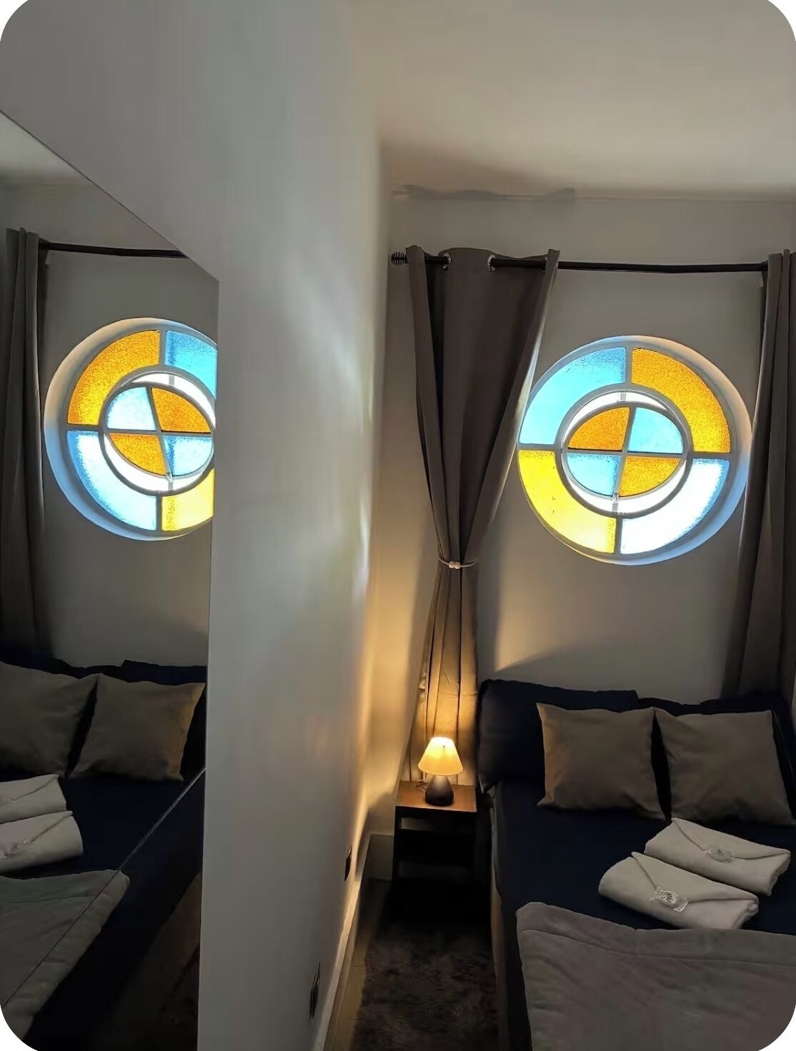 13 quartos, ferros/tábuas de passar roupa, Wi-Fi de cortesia