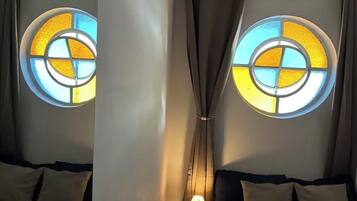 13 quartos, ferros/tábuas de passar roupa, Wi-Fi de cortesia