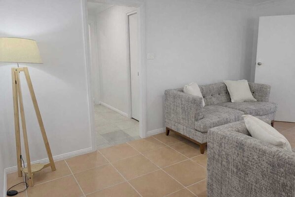 Classic House, 6 Bedrooms, Non Smoking, Kitchen | Living area