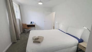Classic House, 6 Bedrooms, Non Smoking, Kitchen | Free WiFi