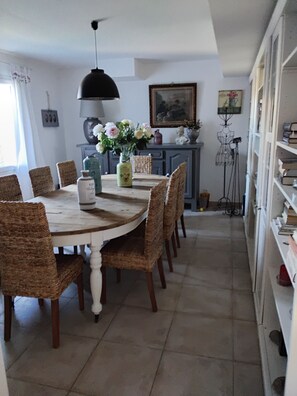 Dining - 135m2 villa in Provence  (Cheval-Blanc)