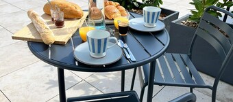 Agathe suite with air-conditioning, balneo and pool.