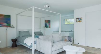 Agathe suite with air-conditioning, balneo and pool.