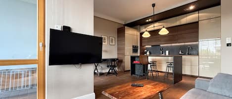 Classic Apartment, Courtyard View | Living area