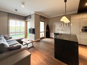 Appartement Classique, vue cour intérieure | Intérieur