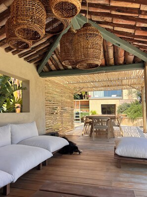 Outdoor dining - Exceptional Villa with Sea View - Private Pool in the heart of the Gulf of Saint-Tropez (Grimaud)
