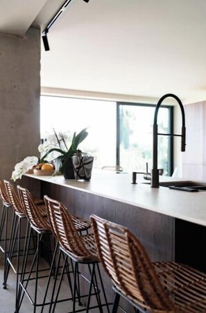 Dining - Villa LoKa - 5 bedrooms, swimming pool - Gulf of Saint-Tropez (Grimaud)