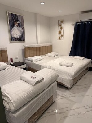 Triple Room | Desk, soundproofing, free WiFi - Siam Boutique Hotel (Phayathai Road Bangkok)
