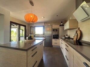 Private kitchen - Casa Voskamp your dream vacation with sea view near beach & center in Moraira! (Teulada)