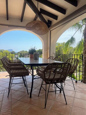 Outdoor dining - Casa Voskamp your dream vacation with sea view near beach & center in Moraira! (Teulada)
