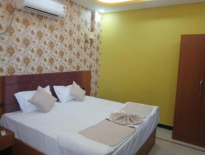 Chambre Supérieure, vue ville | Wi-Fi gratuit