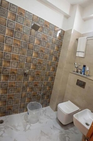 Chambre Supérieure, vue ville | Salle de bain