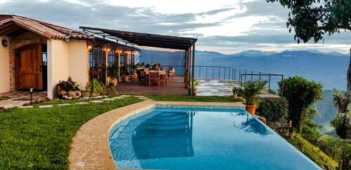 Private Hacienda with Pool, Coffee Farm and Mountain Views