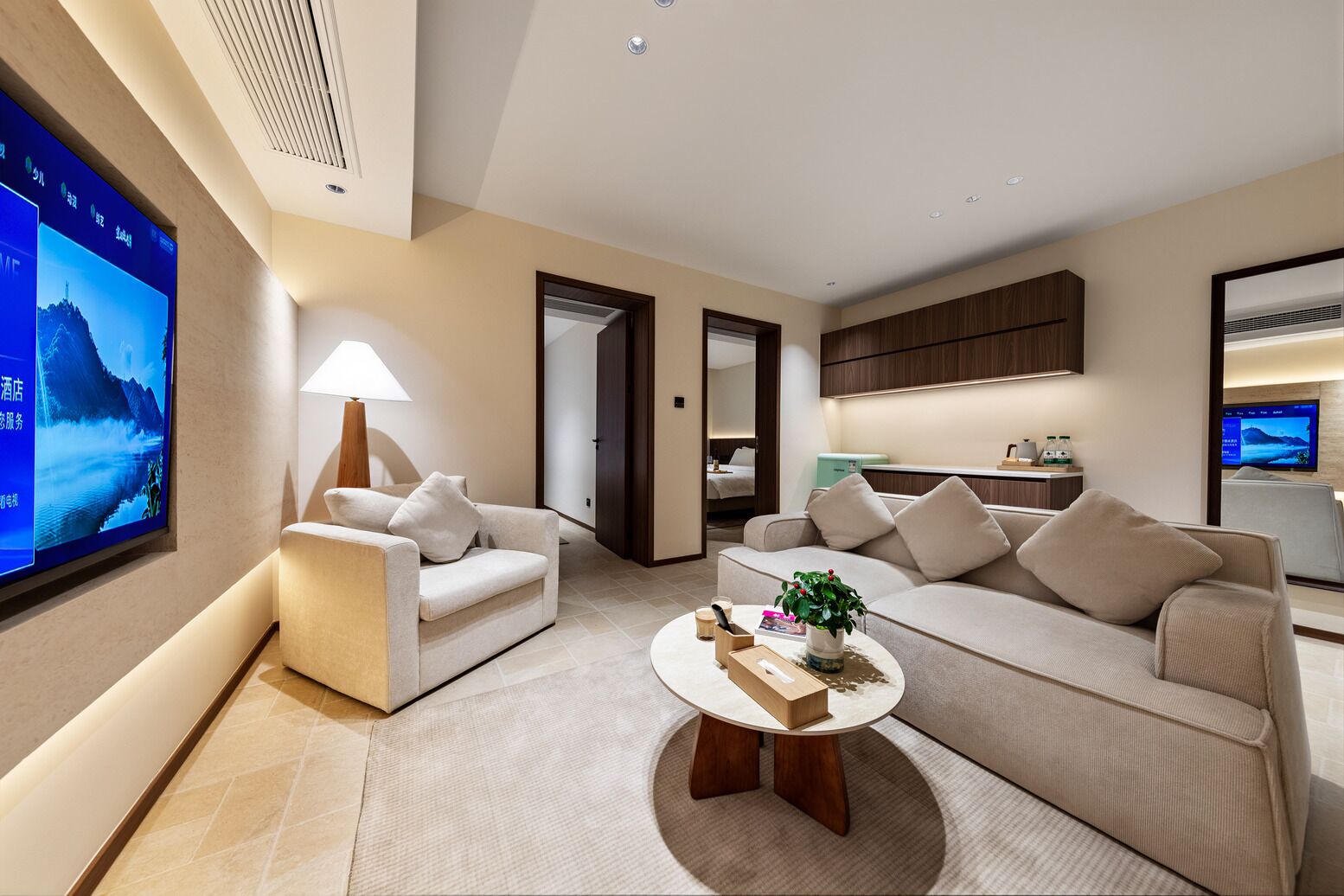 Chambre Double Familiale, vue parc | Coin séjour