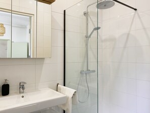 House, Accessible | 1 bedroom - Modern Studio 1 in Historic Abbey (Cadier en Keer)