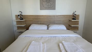 Iron/ironing board, free WiFi, bed sheets
