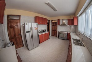 Deluxe Apartment | Private kitchen - 3B Apt at Valley Arcade by Karibu Stays (Nairobi)