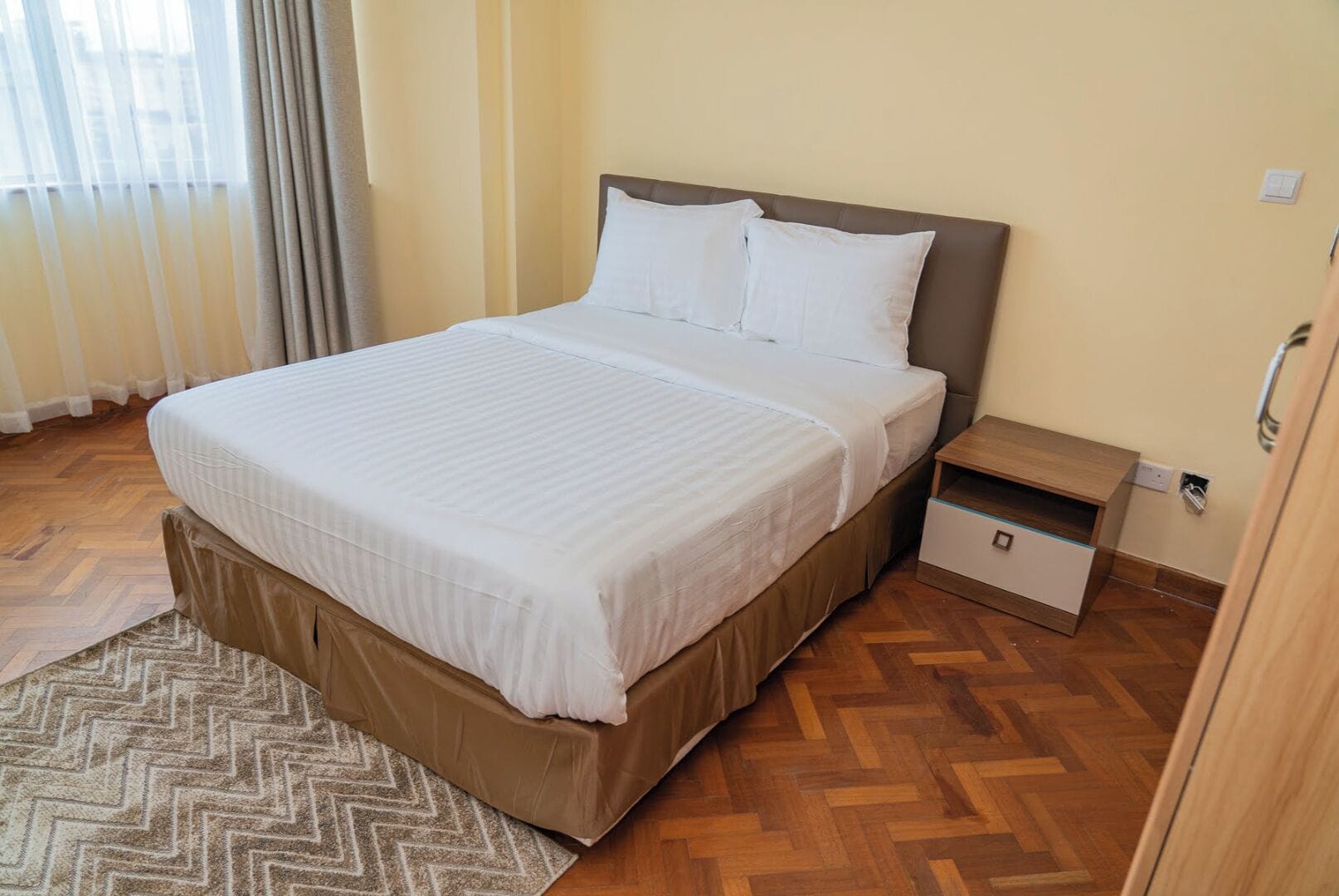 Deluxe Apartment | Free WiFi
