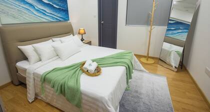 Ocean Art Escape- 2 bedroom apartment with pool and gym