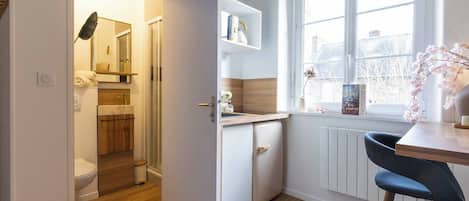 Shower, towels, soap