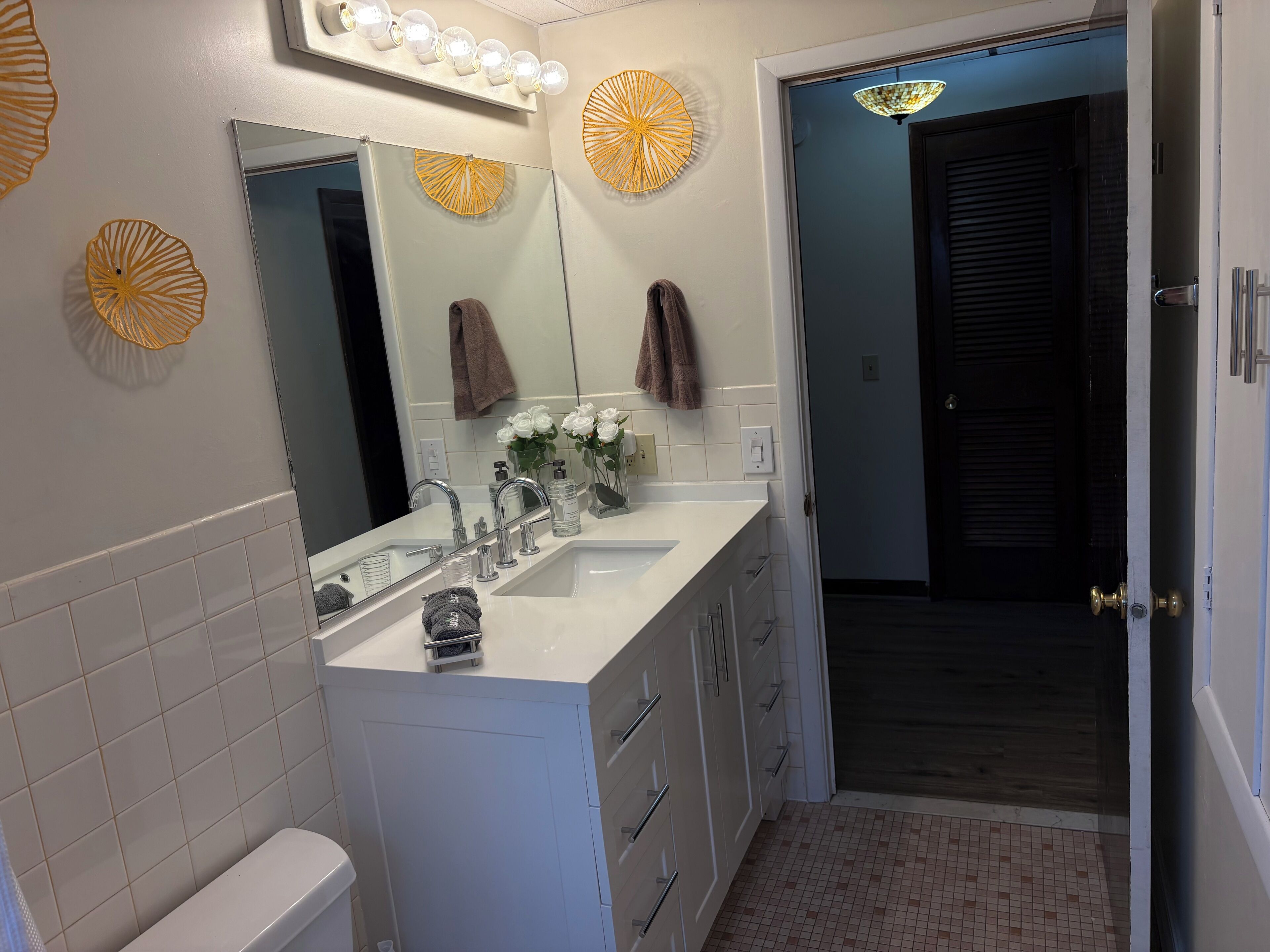 Hair dryer, towels, soap, shampoo