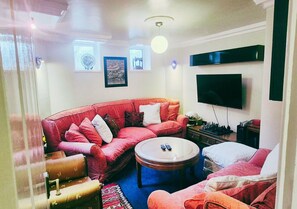 Comfort Apartment, Private Bathroom (The Hanover) | Lounge