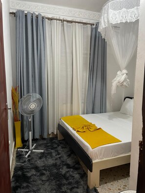1 bedroom, free WiFi, bed sheets - Seaside Escape, an enchanting 1-bedroom apartment in Diani Beach. (Sarasota)