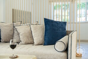Iron/ironing board, free WiFi, bed sheets - The Studio - VALE DO LOBO (Vale do Lobo)
