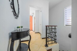 Interior - Blue Coral at Exclusive Gold Coast with 2 bedrooms and 3 bathrooms (Noord)