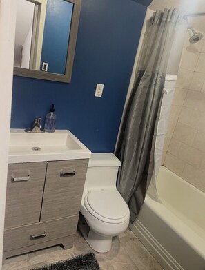 Towels, soap, toilet paper - 15 Minutes from World Cup-Cozy 1-bedroom  in a nice Montclair neighborhood (Montclair)