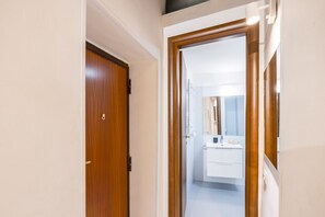 Apartment (1 Bedroom) | Bathroom - Casa Pignasecca (Naples)