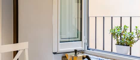 公寓 (1 Bedroom) | 私人小型廚房 | 焗爐、特濃咖啡機、電熱水壺