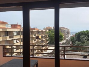 Interior - SUNSET ON SARAGOSSA STREET (Salou)