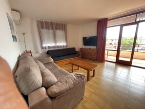 Living area - SUNSET ON SARAGOSSA STREET (Salou)