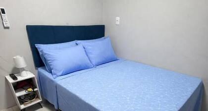 Casa azul próxima da Basílica de Nazaré