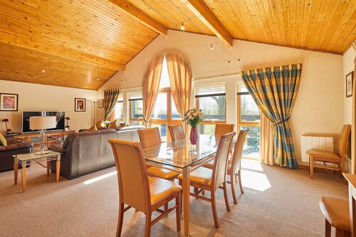 Host & Stay | Lodge 32