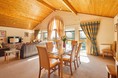 Host & Stay | Lodge 32