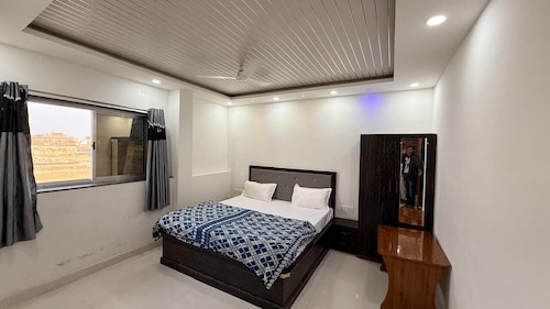 Hotel Chetna Place