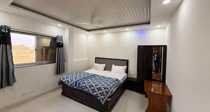 Hotel Chetna Place