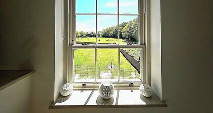 Charming Barn Annex With Stables New Forest Escape