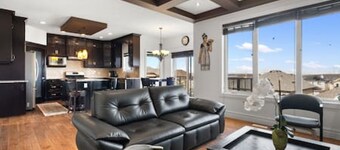 "Amantara" 5 BR Luxury Retreat | Bright & Serene